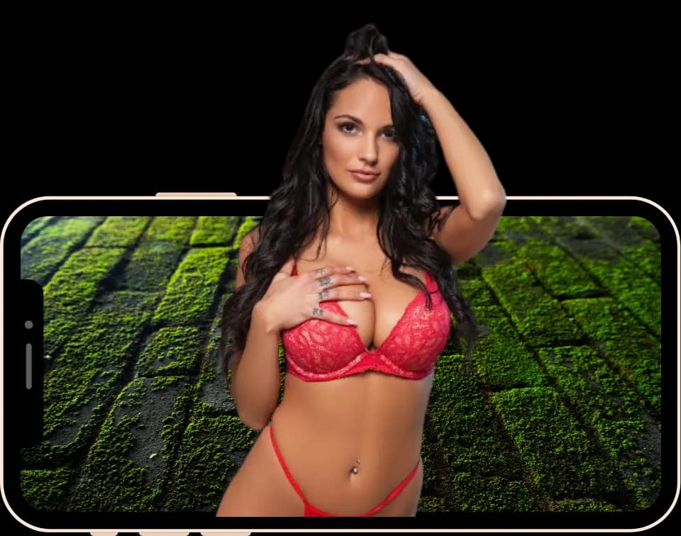 Sofi Ryan phone image three